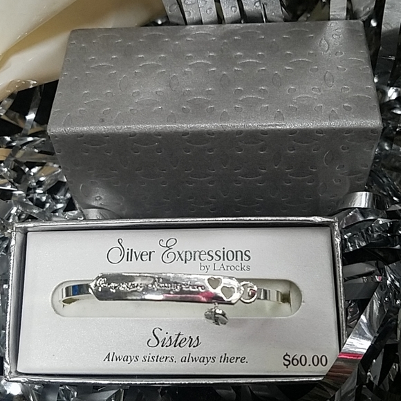 ❤💋Gorgeous❤💋silver Expressions ❤💋 bracelet - Picture 1 of 5